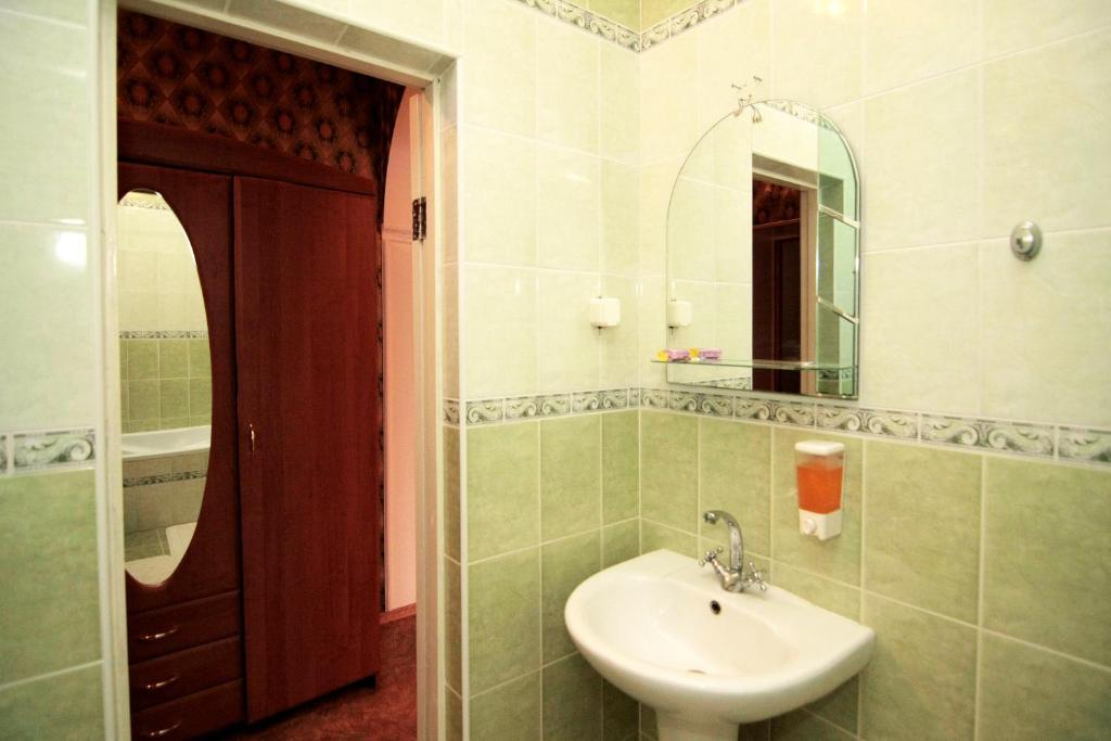 Admiral Hotel Szkadovszk Szoba fotó